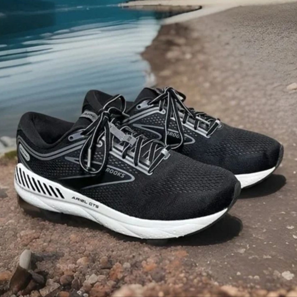 Brooks Ariel GTS Women's Black and White Athletic Shoes